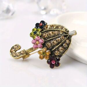 New Vintage Cute Unbrella Brooch Pin.